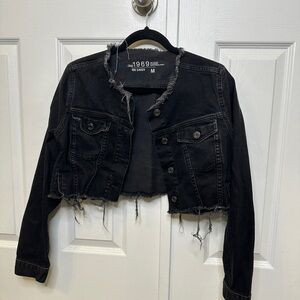 GAP 1969 Black Distressed Cropped Denim Jacket M Frayed Hem